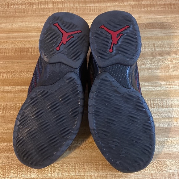 Jordan B Fly Black/ Gym Red /Dark Grey (GS) size 5.5Y- 881446-100 - Picture 6 of 7